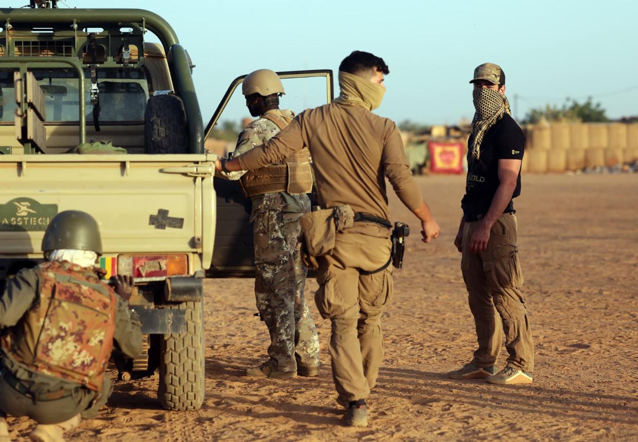 Soldats français de la force Takuba le 15 décembre 2021 à Ménaka, au Mali - THOMAS COEX / AFP