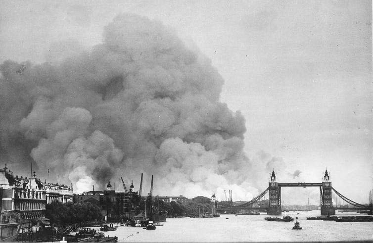 <span class="caption">Smoke rising over the London docks, September 7, 1940.</span> <span class="attribution"><a class="link " href="https://en.wikipedia.org/wiki/File:London_Blitz_791940.jpg" rel="nofollow noopener" target="_blank" data-ylk="slk:Wikimedia Commons;elm:context_link;itc:0;sec:content-canvas">Wikimedia Commons</a></span>