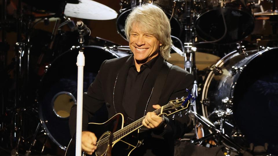 Jon Bon Jovi has a "desire" to tour amid his recovery from vocal cord surgery.