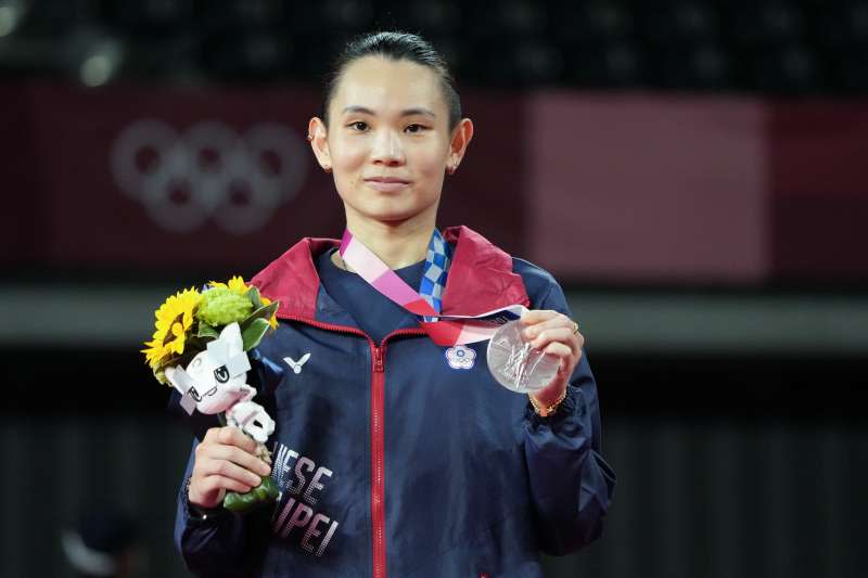 2021年8月1日，東京奧運，台灣羽球天后戴資穎對戰中國選手陳雨菲，勇奪銀牌（AP）