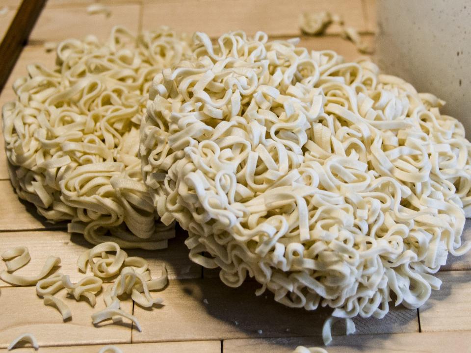 uncooked ramen noddles