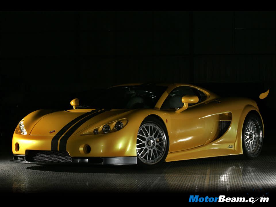 <b>Ascari A10 </b><br>The A10 uses BMW's S62 V8 engine which is a 5.0-litre unit producing 625 HP. 0 - 100 kmph comes up in 2.9 seconds, while top speed is 350 kmph.