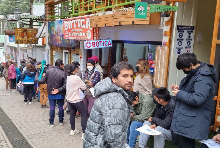 Protestas en Perú luego de que se agotaran los tickets para la ciudadela inca. (Photo by Jesus TAPIA / AFP)