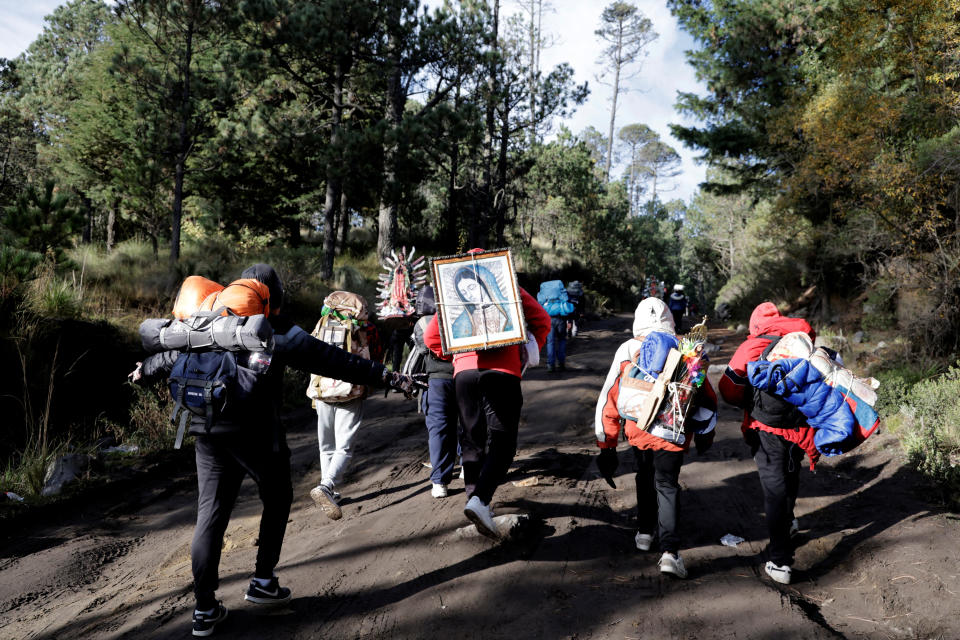 Imágenes preciosas de los peregrinos con la Virgen de Guadalupe