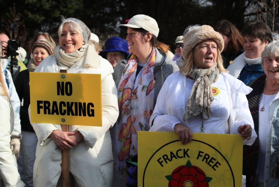 Dame Emma Thompson takes part in an anti-fracking walk and silent protest at the Cuadrilla site in Preston New Road, Lancashire (Peter Byrne/PA) (PA Archive)