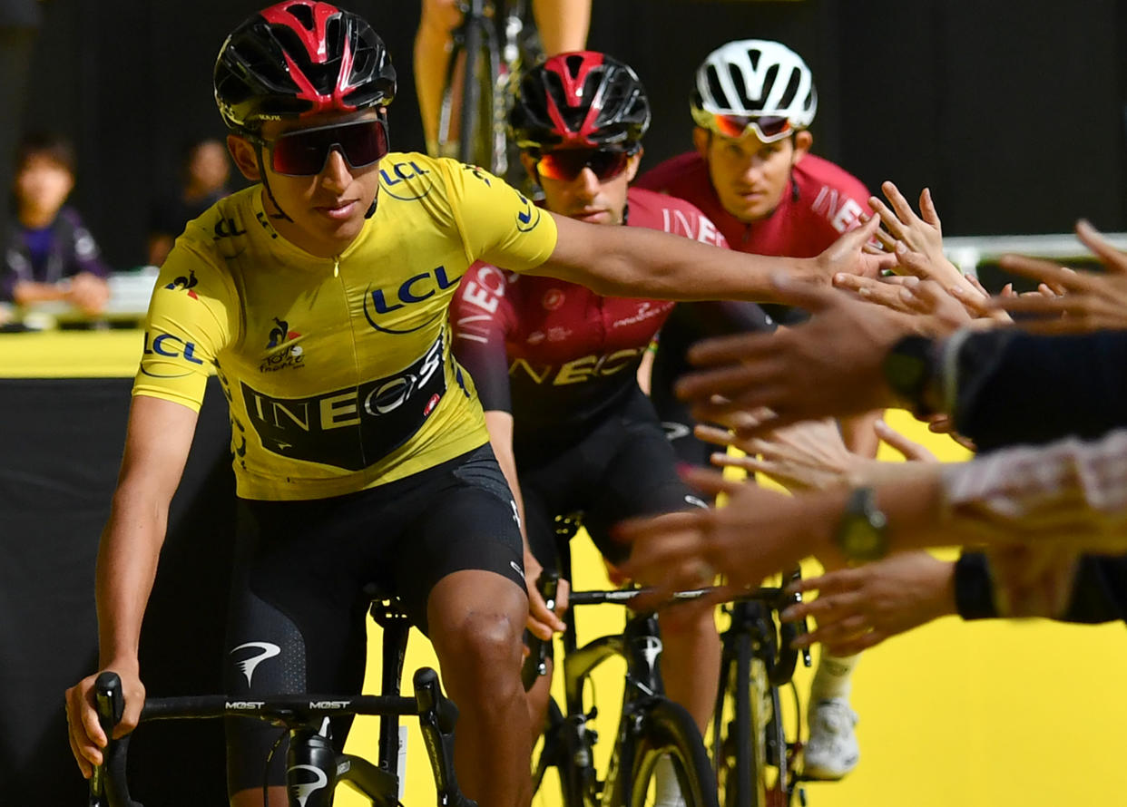 Egan Bernal, campeón del Tour de Francia en 2019, se estrelló el lunes con la parte posterior de un autobús. (Foto: Getty Images)