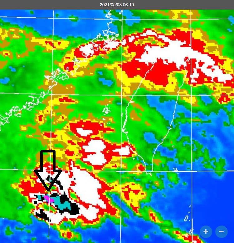 台灣附近出現紫色強對流。（圖／翻攝自鄭明典臉書）