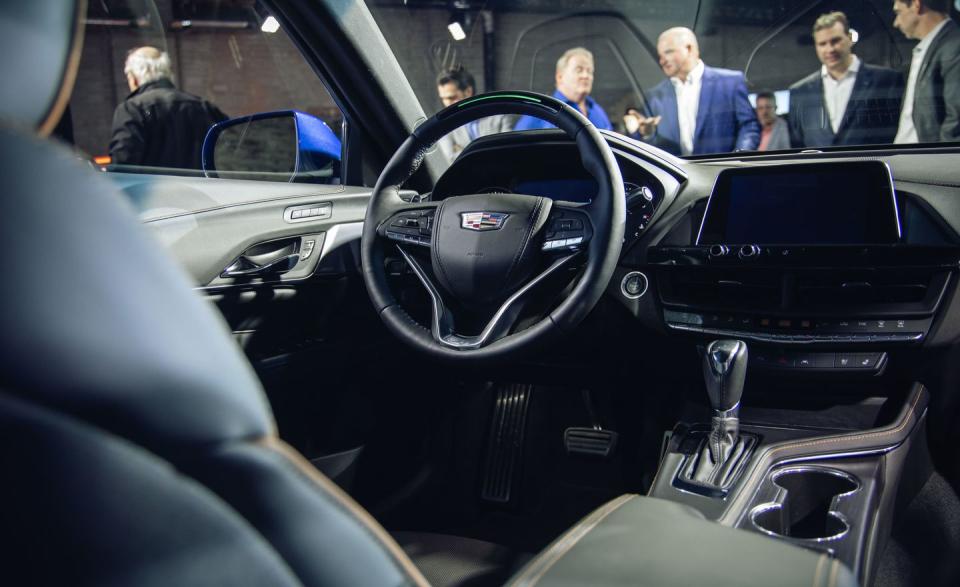 2020 Cadillac CT4-V in Photos