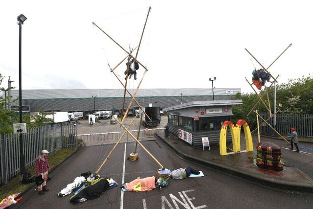 Animal Rebellion blockade McDonalds distribution sites