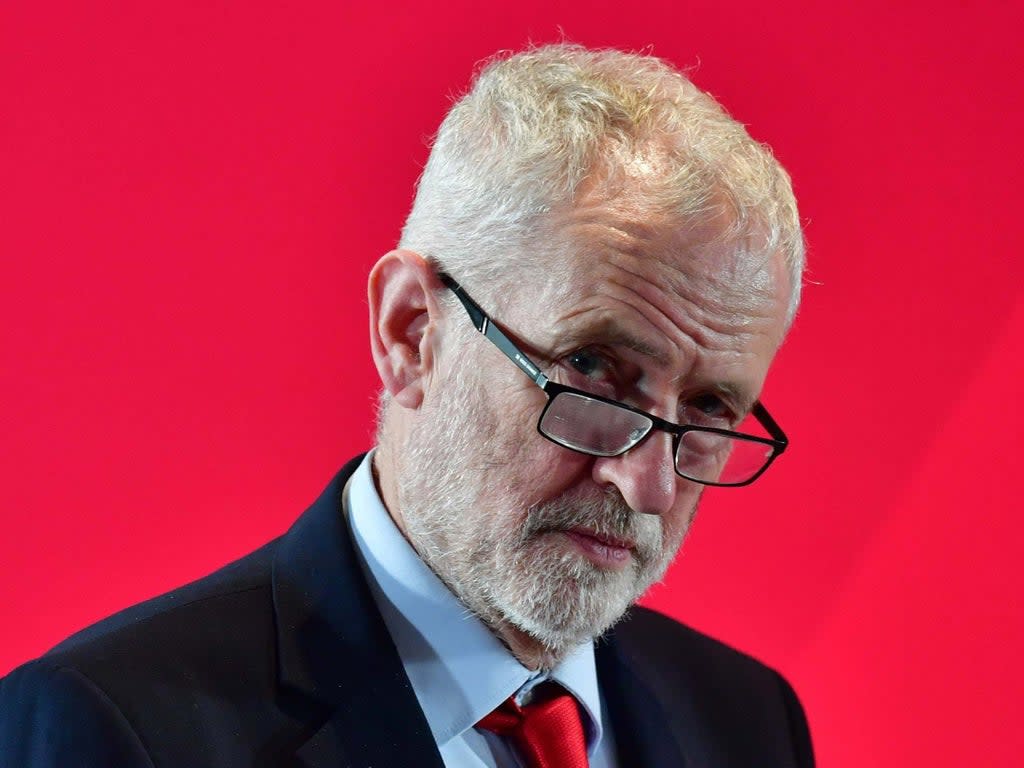 Labour leader Jeremy Corbyn addresses the audience at the University of Lancaster on 15 November 2019 (Getty)