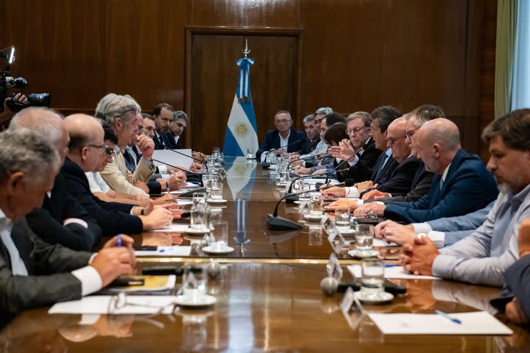 Sergio Massa se reunió con la Mesa de Enlace y la Mesa Agroalimentaria en el Palacio de Hacienda ayer