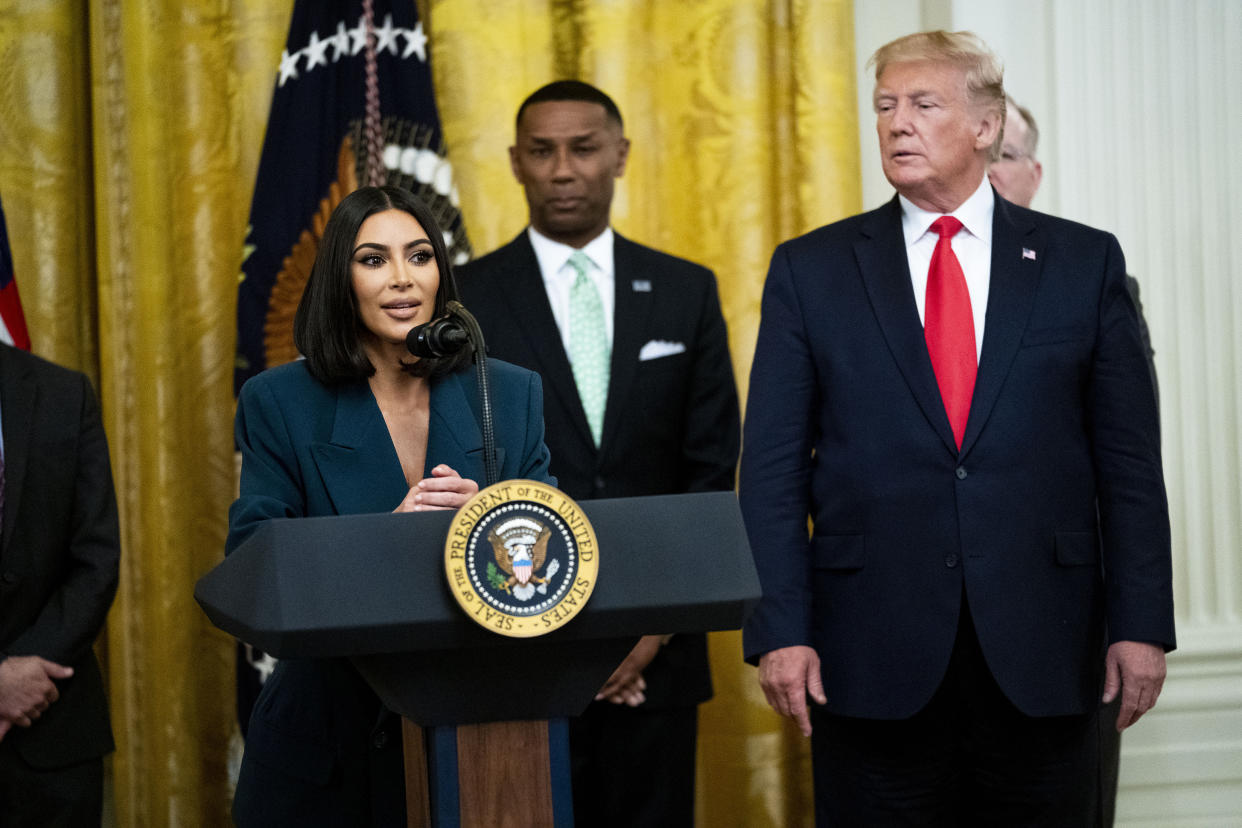 Kim Kardashian West habla junto al presidente Donald Trump durante una conferencia de prensa sobre las reformas al sistema de justicia penal en la Sala Este de la Casa Blanca, en Washington, el 13 de junio de 2019. (Doug Mills/The New York Times)