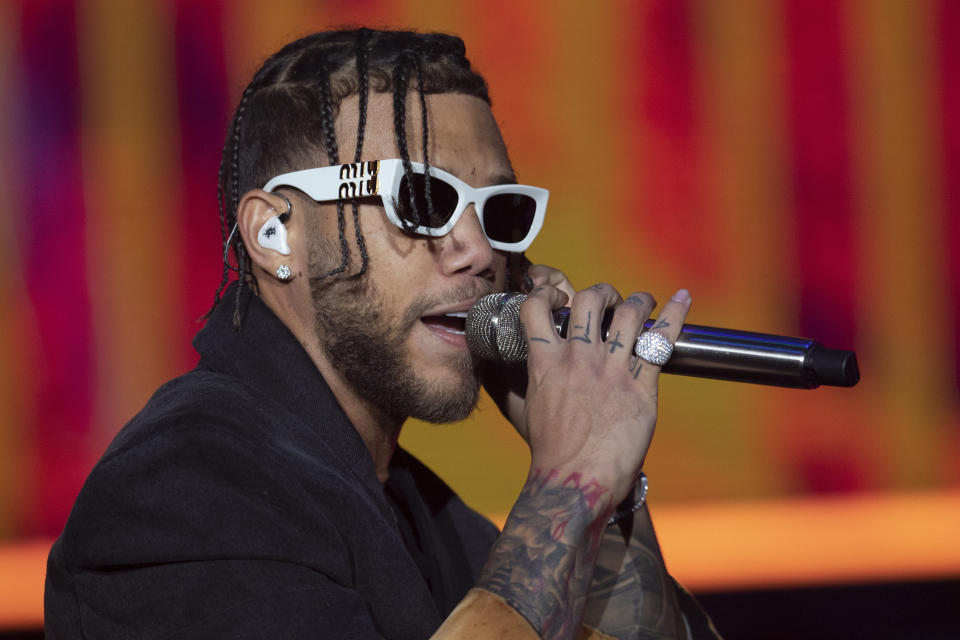 El cantante Jhayco durante su presentación en el festival Coca-Cola Flow Fest en la Ciudad de México el 26 de noviembre de 2022. (Foto AP/Alejandro Godínez)