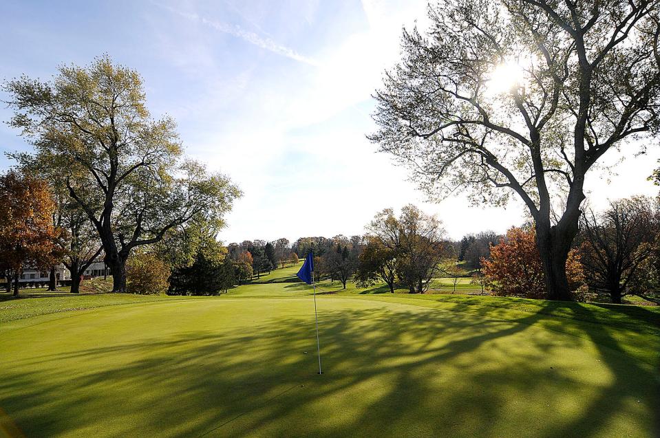 Country Club of Ashland's 18th green. 