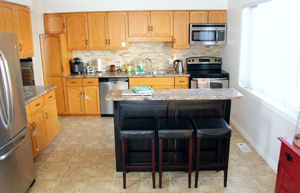 Before: Modern Farmhouse Kitchen Cabinet Update