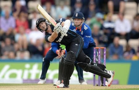 Cricket - England v New Zealand - Third Royal London One Day International - Ageas Bowl - 14/6/15 New Zealand's Kane Williamson in action Action Images via Reuters / Philip Brown Livepic