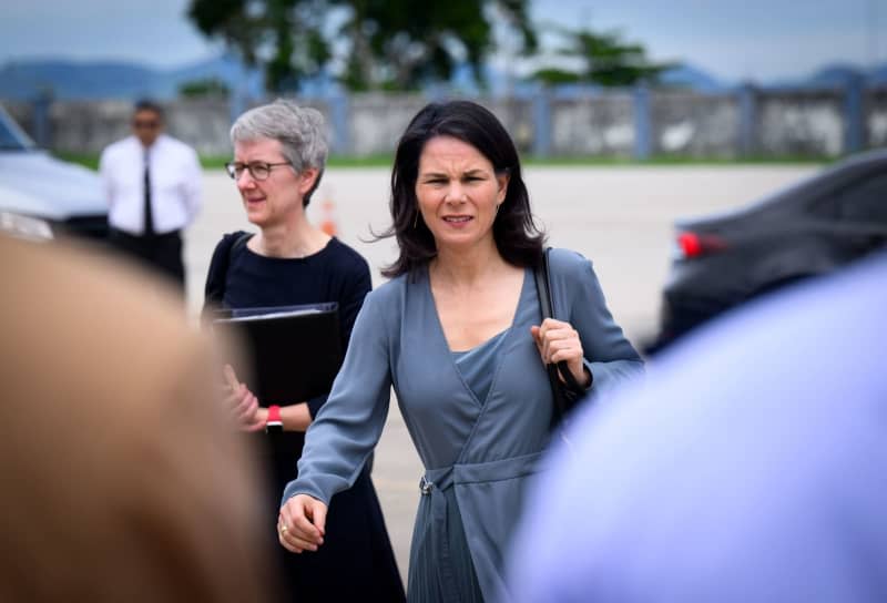 Annalena Baerbock, Germany's Foreign Minister, walks to an aircraft of the German Armed Forces Air Wing at the international airport to fly on to New York after attending the G20 Foreign Ministers meeting. Bernd von Jutrczenka/dpa