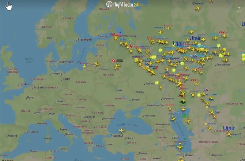 有網站日前公布俄羅斯逃難潮航班軌跡。（圖／翻攝自Flightrader24.com官方臉書)