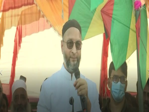 AIMIM president Asaduddin Owaisi speaking at a rally in UP's Sultanpur on Wednesday. (Photo/ANI)