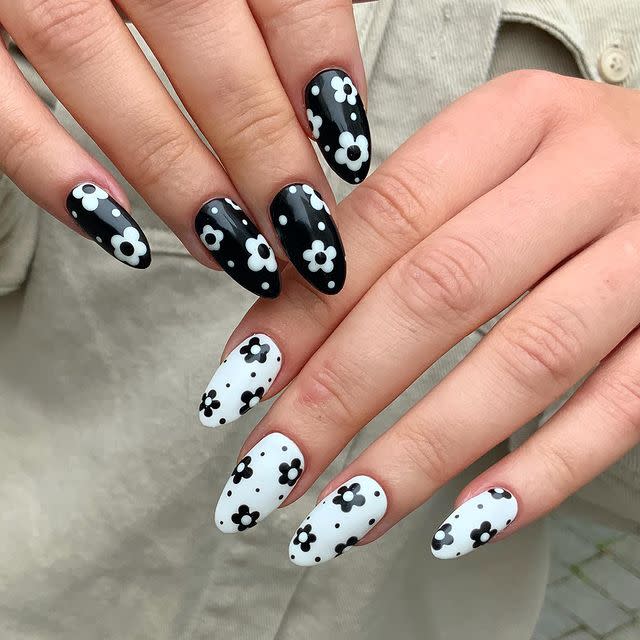 <p>We all know <a href="https://www.cosmopolitan.com/style-beauty/beauty/g15893303/flower-nail-designs/" rel="nofollow noopener" target="_blank" data-ylk="slk:flowers;elm:context_link;itc:0;sec:content-canvas" class="link ">flowers</a> for spring aren't exactly groundbreaking, but black-and-white flowers?! That ish is. Go with this unexpected color combo for <strong>a unique take on this throwback flower motif</strong>.</p><p><a href="https://www.instagram.com/p/CDf5v9Tj5V6/?utm_source=ig_embed&utm_campaign=loading" rel="nofollow noopener" target="_blank" data-ylk="slk:See the original post on Instagram;elm:context_link;itc:0;sec:content-canvas" class="link ">See the original post on Instagram</a></p>