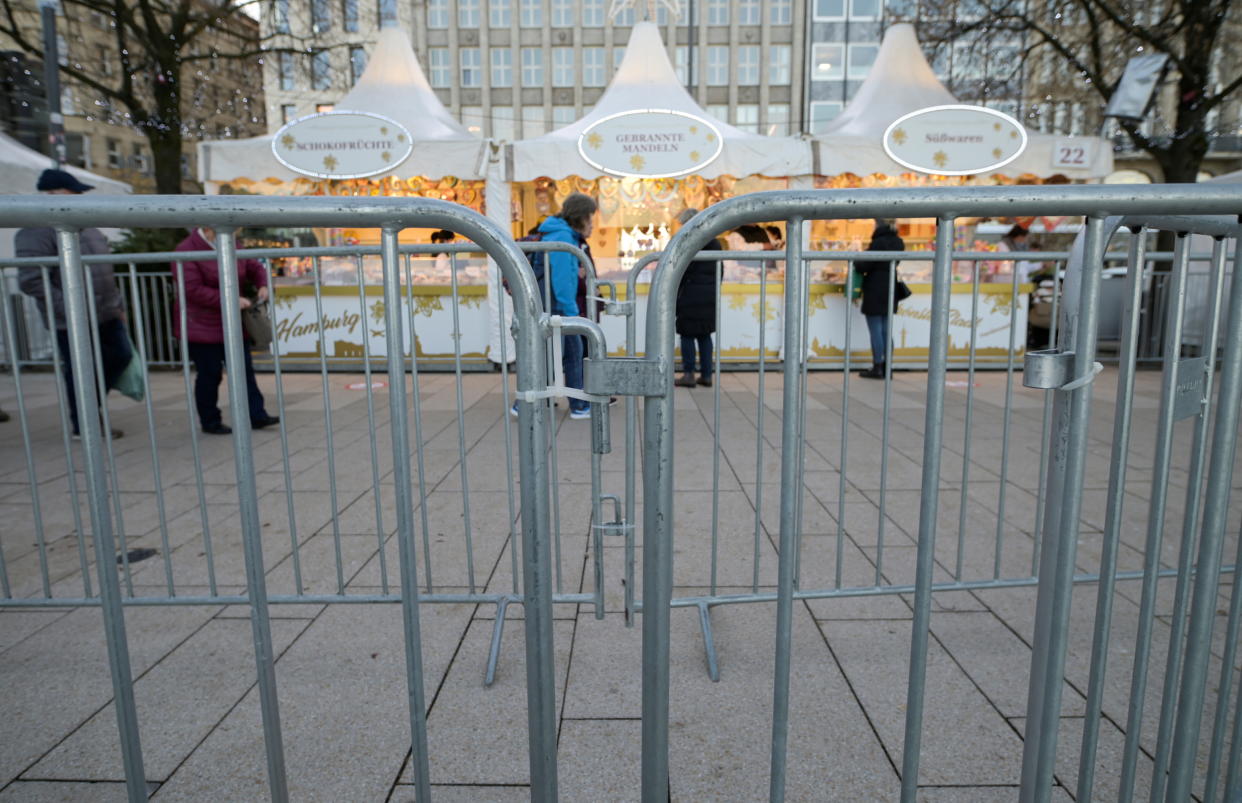 Wenn, dann eingezäunt: Dieser Weihnachtsmarkt in Hannover öffnet nur für Geimpfte und Genesene (Bild: REUTERS/Fabian Bimmer)