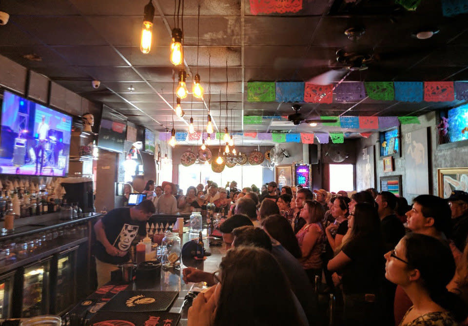 An overflow crowd watches Beto O'Rourke make a campaign speech in McAllen, Texas, on Aug. 18, 2018. (Photo: Roque Planas/HuffPost)