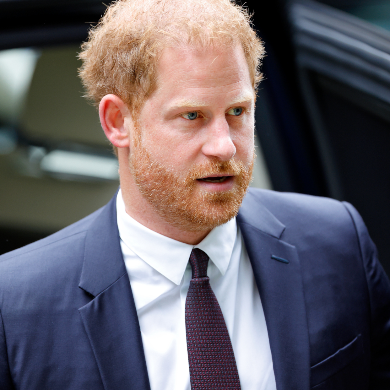  Prince Harry, Duke of Sussex arrives to give evidence at the Mirror Group phone hacking trial at the Rolls Building of the High Court on June 6, 2023 in London, England. Prince Harry is one of several claimants in a lawsuit against Mirror Group Newspapers related to allegations of unlawful information gathering in previous decades. 