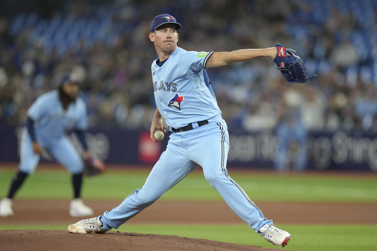 Torres provides offence as Yankees beat Blue Jays for 10th consecutive win