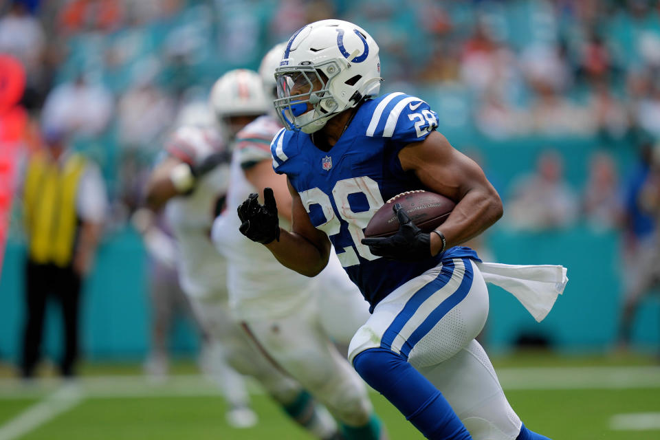 Indianapolis Colts running back Jonathan Taylor has hauled in three receptions in four of his last five games. (Jasen Vinlove/USA TODAY Sports)