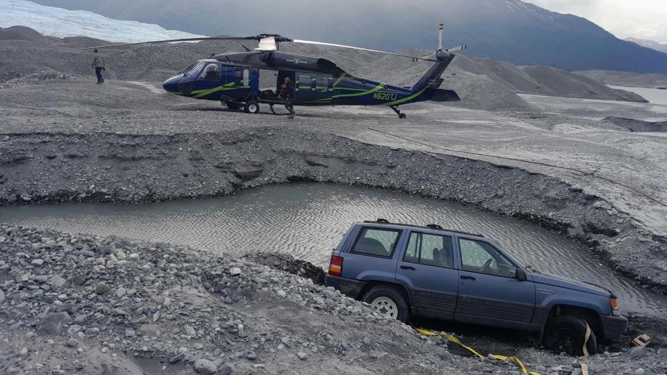 Jeep Grand Cherokee Stuck on Remote Alaskan Trail Needed a Black Hawk Helicopter Airlift photo