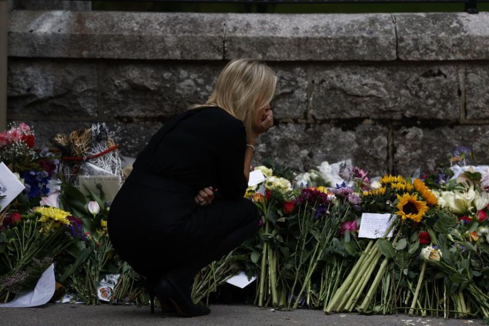 Meghan Markle Was Seen Tearing Up During Queen Elizabeth's Funeral