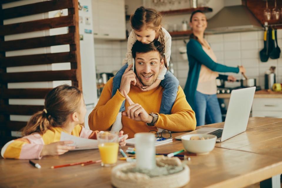 The average working parent relies on six different people to support their child’s growth and development. Drazen – stock.adobe.com