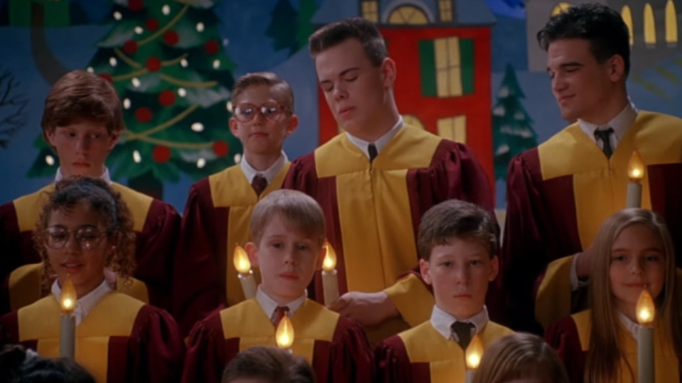 Kevin Hitting Buzz After He Teases Him During A School Concert (Home Alone 2: Lost In New York)