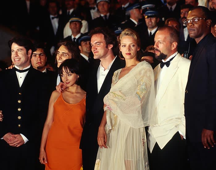 John Travolta, Maria de Medeiros, Quentin Tarantino, Uma Thurman, Bruce Willis y Samuel L. Jackson en Cannes presentando Pulp Fiction