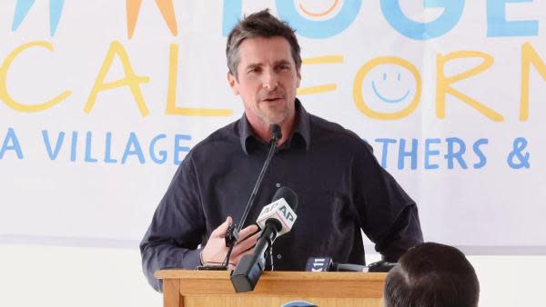 Christian Bale en conferencia de Together California (Imagen: The Hollywood Reporter)