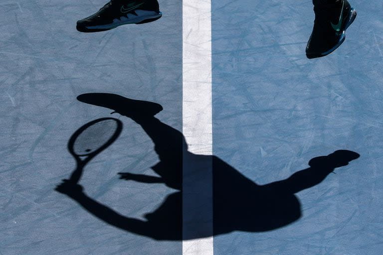 El Abierto de Australia de tenis toma impulso con sus madrugadas de televisación.