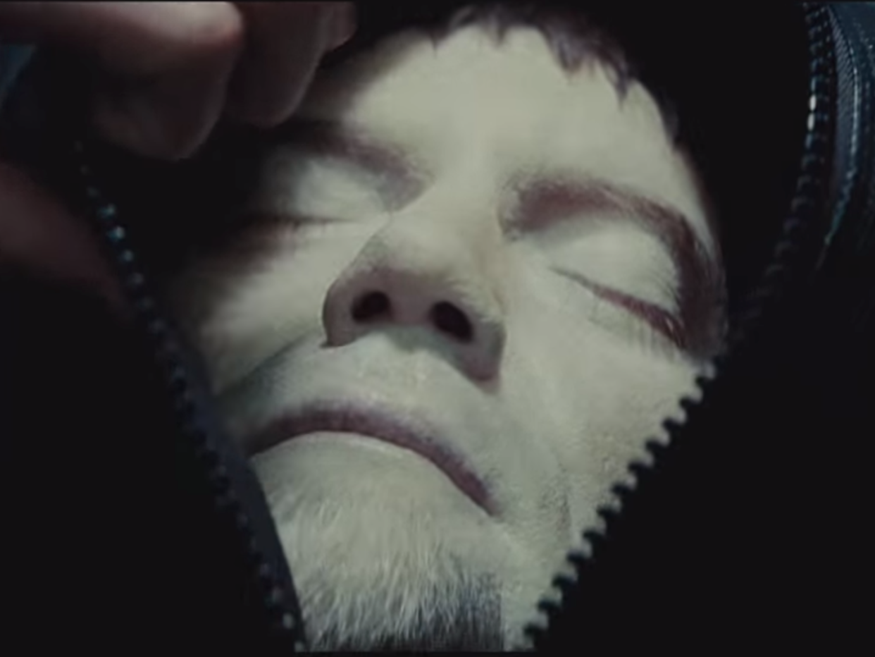 Batman v. Superman Zod corpse