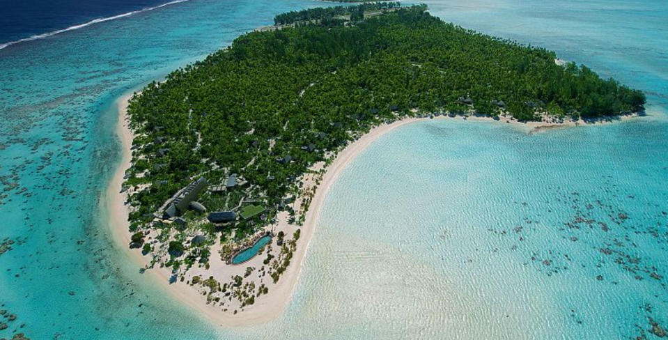 <p>El nombre de esta isla no es casual. Se llama así porque perteneció al famoso actor Marlon Brando, aunque ahora es un resort de lujo de 35 villas al que solo se puede llegar en avioneta. Conocida también como Isla Tetiaroa, cuenta con playas paradisíacas, dos restaurantes, spa, biblioteca, pista de tenis, centro cultural y un aula de investigación medioambiental. (Foto: The Brando). </p>