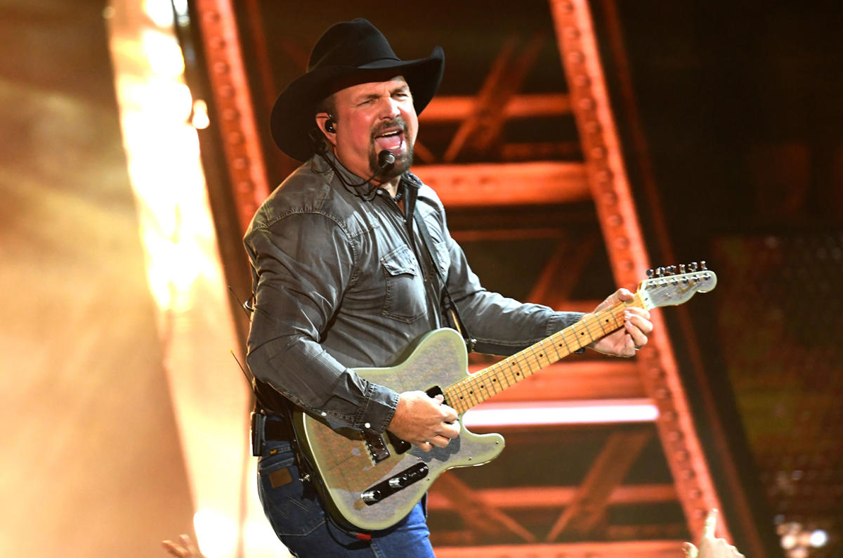 Garth Brooks to Release 6 CD “Blame It All On My Roots” Box Set - Saving  Country Music