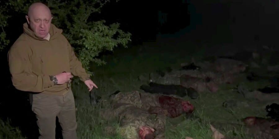 Yevgeny Prigozhin shows the bodies of the dead Wagenrivets and blames Shoigu and Gerasimov for their deaths