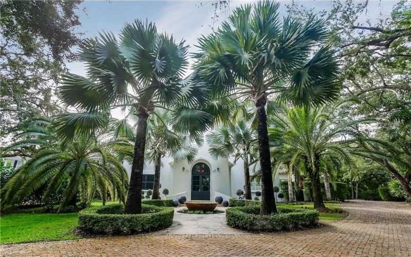 Julius Peppers' home in Miami Beach