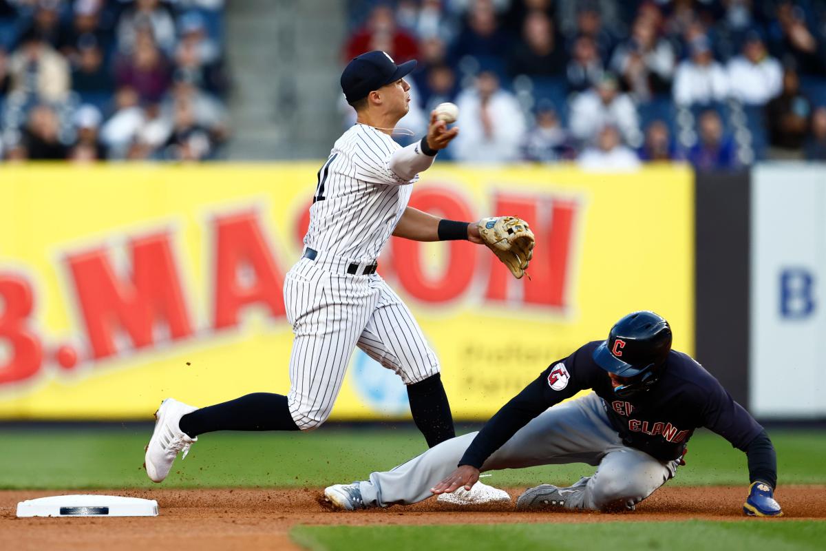 Reds rally in ninth inning to beat Yankees