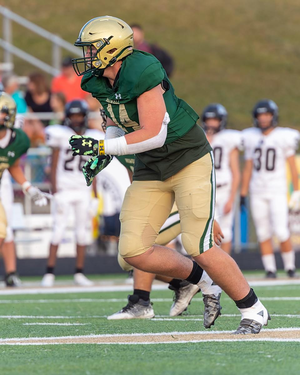 Howell defensive end Bobby Kanka has verbally committed to the University of Michigan.