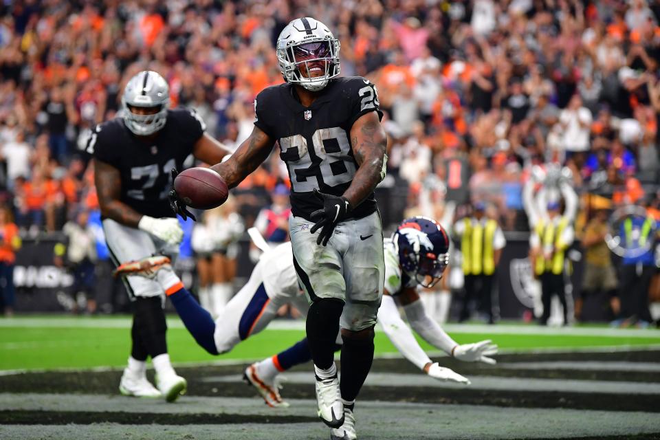 Raiders running back Josh Jacobs waltzes into the end zone for the second of his two touchdowns on Sunday vs. the Broncos.