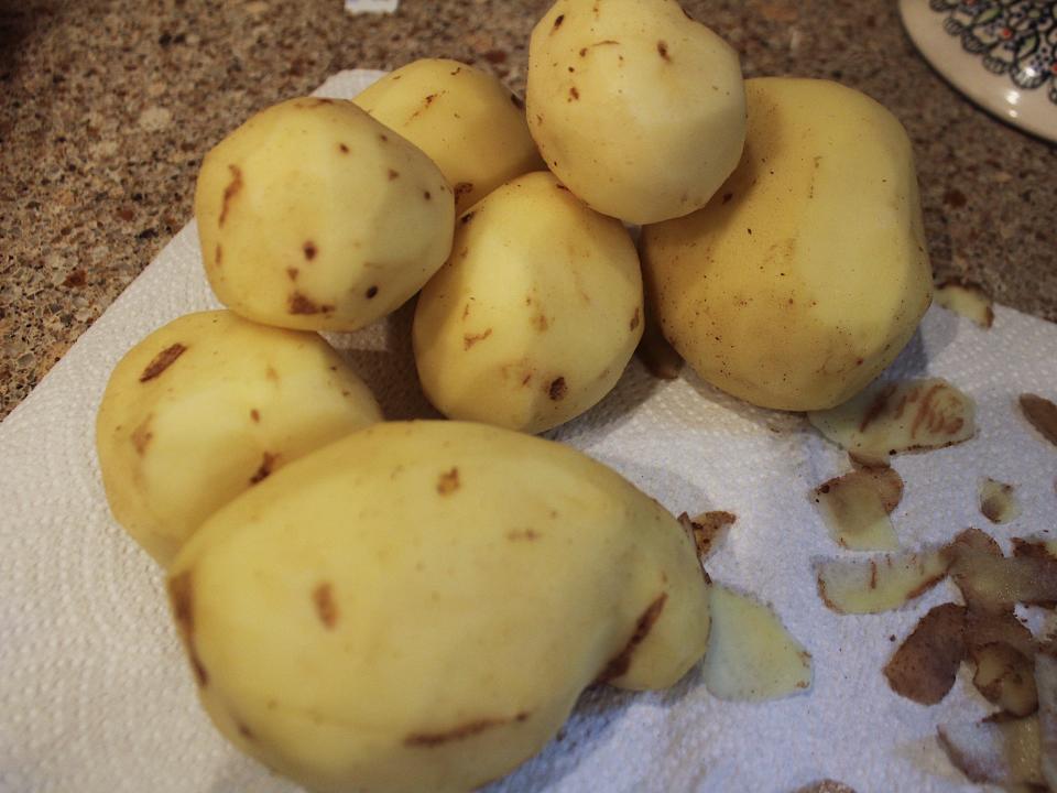 peeled russet potatoes