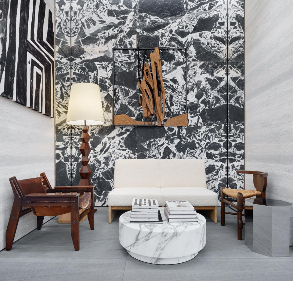充滿復古風格的休息區及貴賓室中，由HEDI SLIMANE特別設計的傢俱奠定了整體調性。。圖片來源:celine