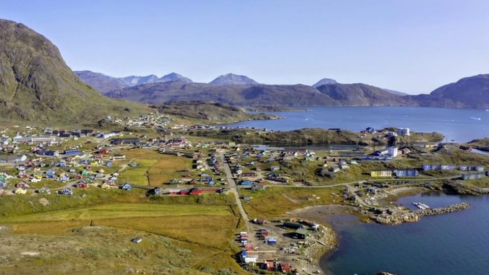 Vista de la ciudad de Narsaq, al sur de Groenlandia.