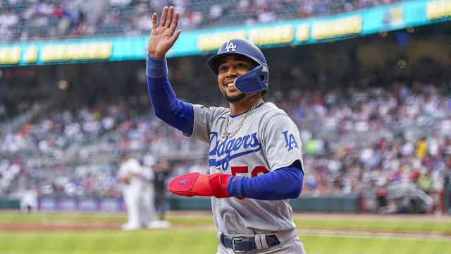 Los Angeles Dodgers Star Mookie Betts Gets Standing Ovation in