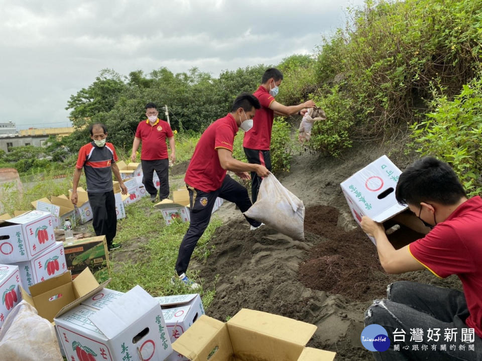 行動佛殿163站宜蘭壯圍舉辦恭迎南無第三世多杰羌佛佛誕暨放生法會，法會圓滿後放生五十多萬尾地龍