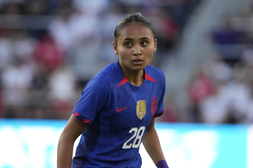 United States' Alyssa Thompson in action during the first half of an international friendly soccer match against Ireland Tuesday, April 11, 2023, in St. Louis. (AP Photo/Jeff Roberson)